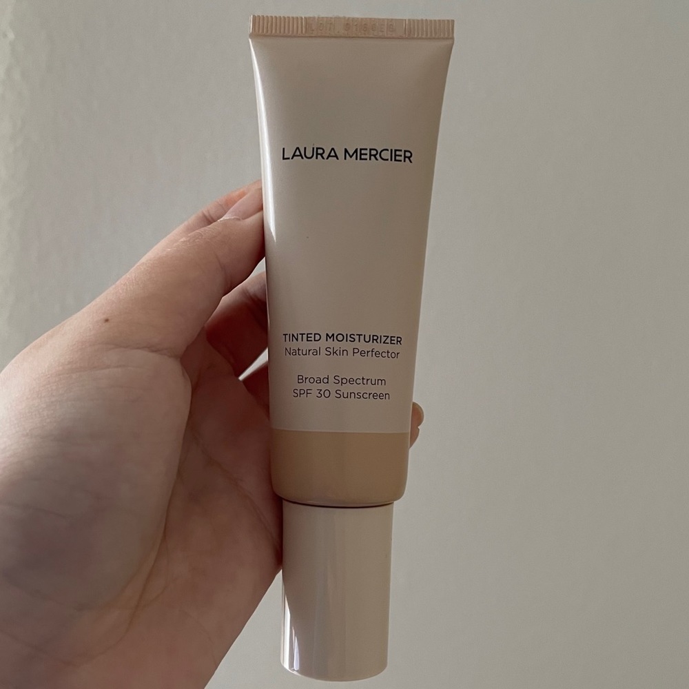 Tinted Moisturizer with SPF 30 Laura Mercier